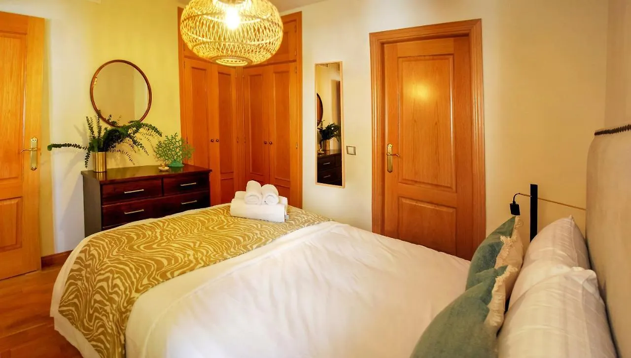 Homely Malaga Malagueta Junto Al Mar, Parking Privado Bajo Suplemento