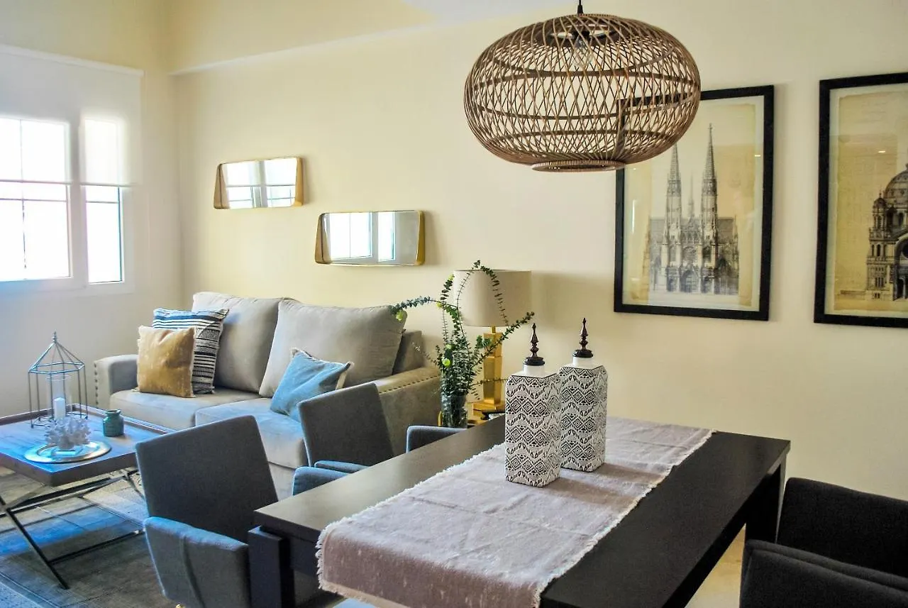 Homely Malaga Malagueta Junto Al Mar, Parking Privado Bajo Suplemento Apartment
